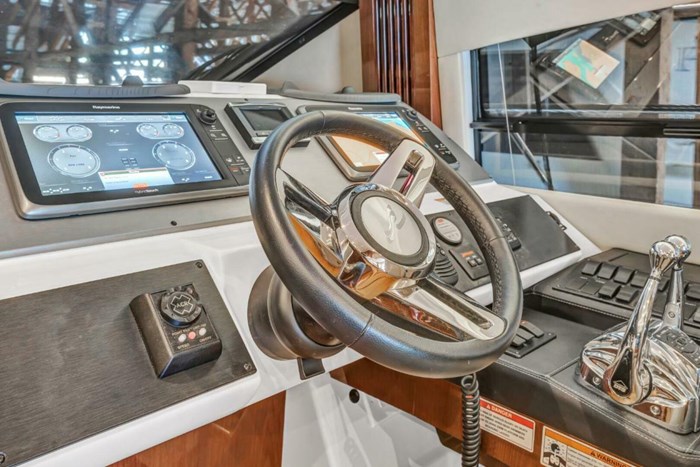 2015 Sea Ray 510 Fly Photo 14 sur 62