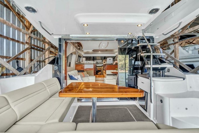 2015 Sea Ray 510 Fly Photo 11 sur 62