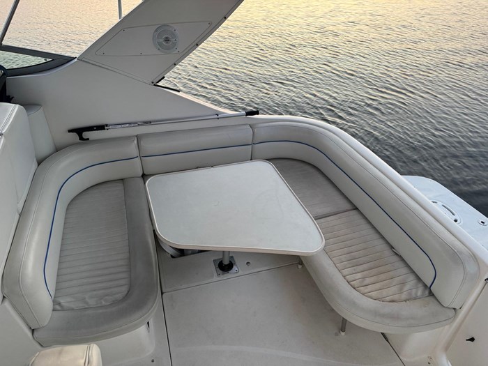 2006 Bayliner 305 Photo 10 sur 19
