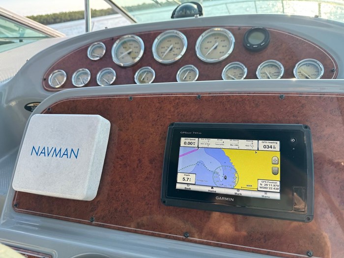 2006 Bayliner 305 Photo 8 sur 19