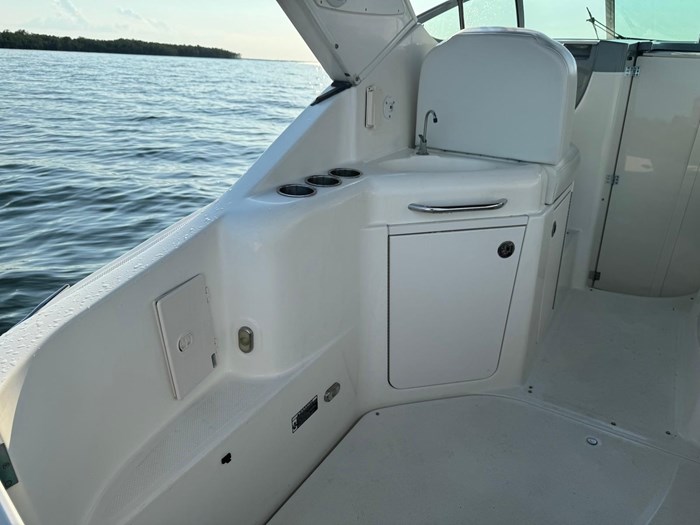 2006 Bayliner 305 Photo 9 sur 19