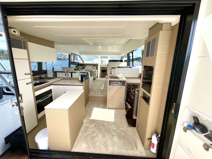 2023 Prestige F-Line:520 Fly Photo 4 sur 29
