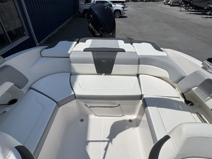 2025 CHAPARRAL 23 SSi Sport OB Photo 8 of 17