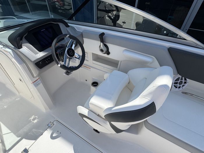 2025 CHAPARRAL 23 SSi Sport OB Photo 11 of 17