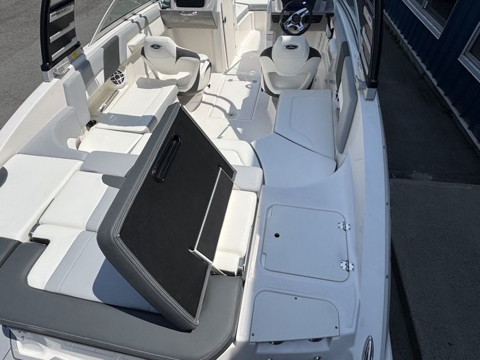 2025 CHAPARRAL 23 SSi Sport OB Photo 6 of 17