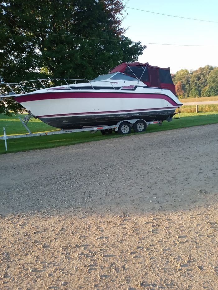 1989 Carver 2557 Montego Photo 1 of 8