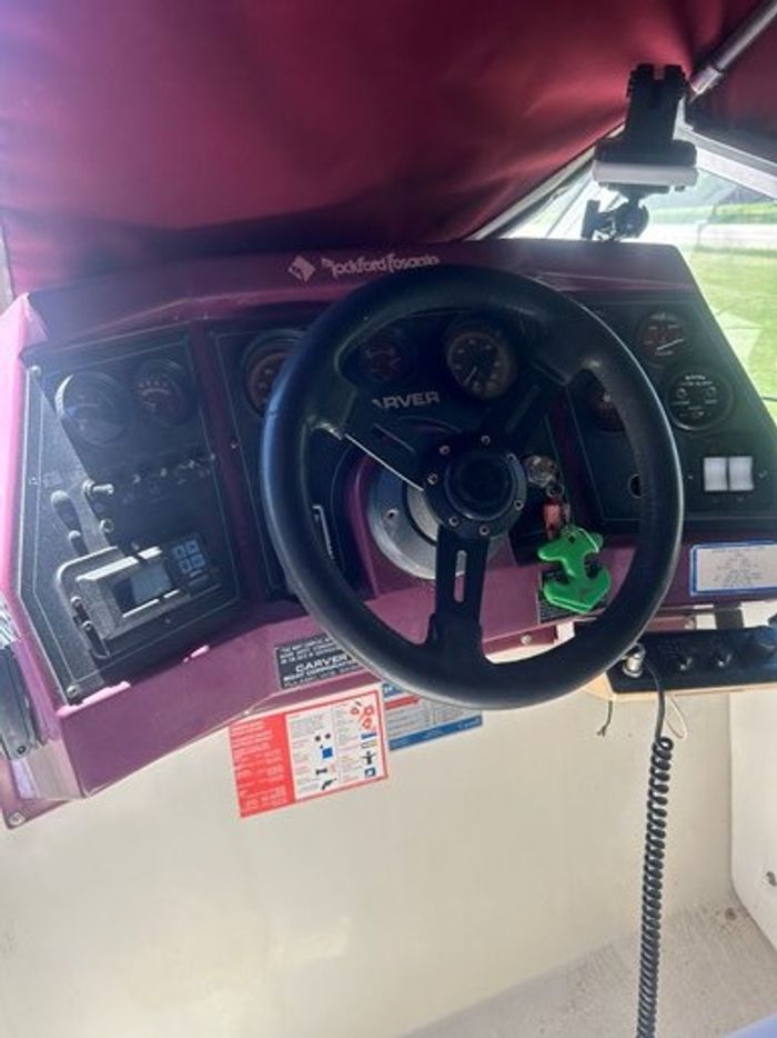 1989 Carver 2557 Montego Photo 5 of 8