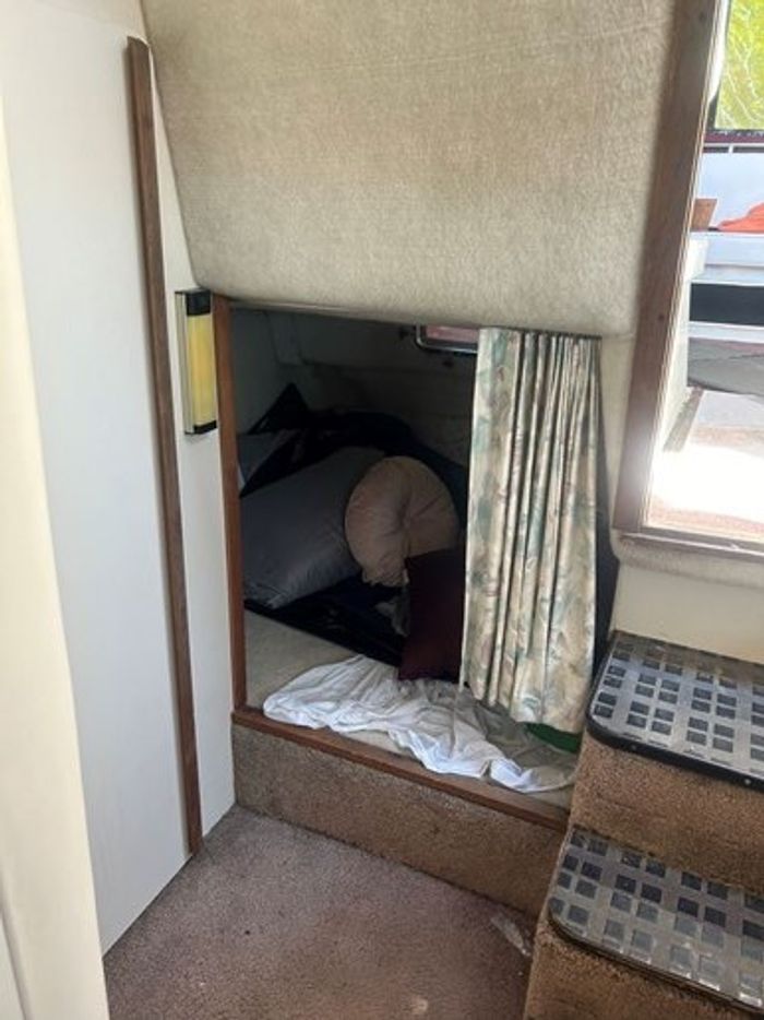 1989 Carver 2557 Montego Photo 7 of 8