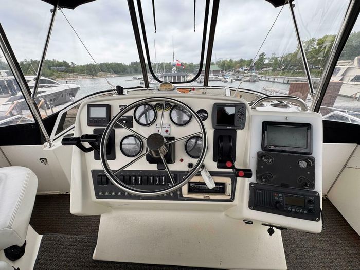 1997 Silverton 352 Motor Yacht Photo 12 sur 53