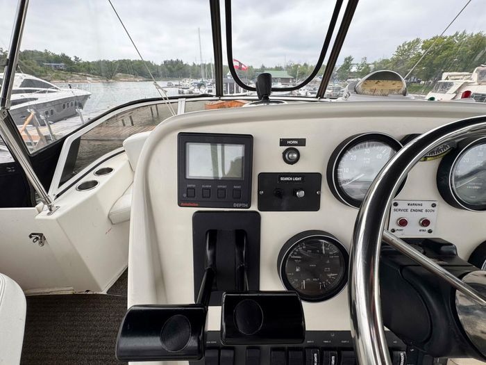 1997 Silverton 352 Motor Yacht Photo 15 sur 53