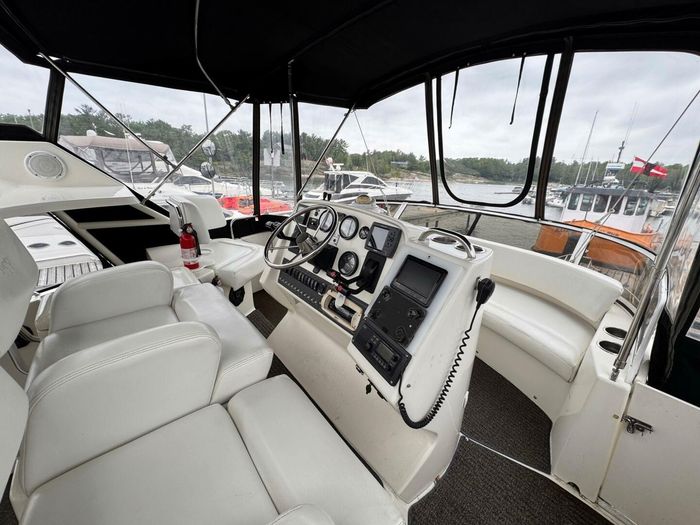 1997 Silverton 352 Motor Yacht Photo 9 sur 53