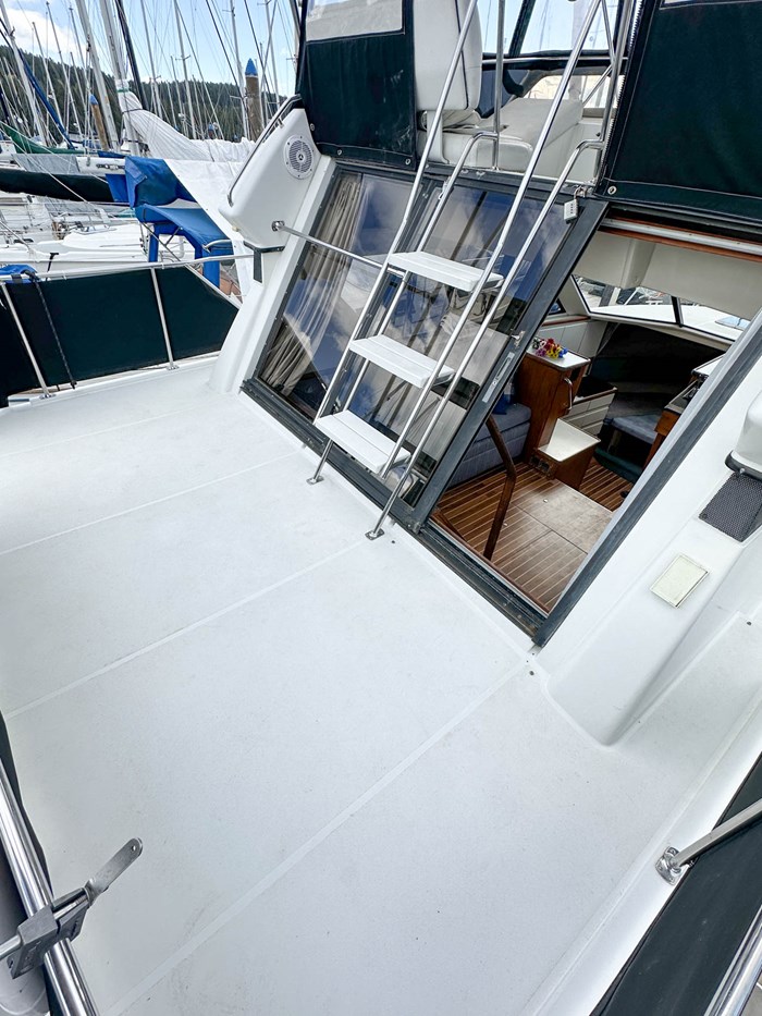 1991 Carver 2808 Aft Cabin Photo 8 sur 27