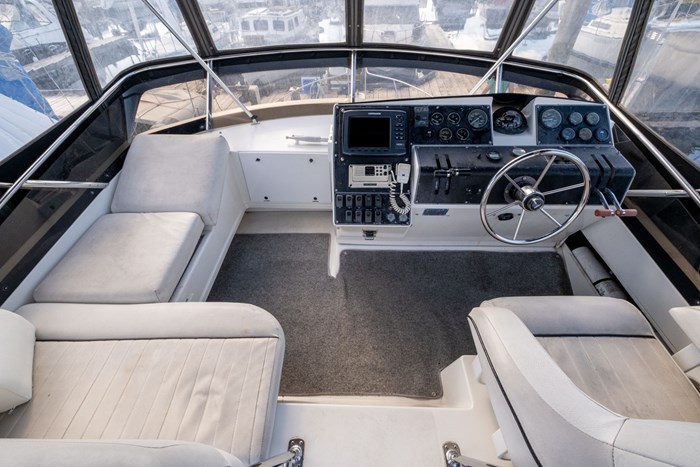 1991 Carver 2808 Aft Cabin Photo 5 sur 27