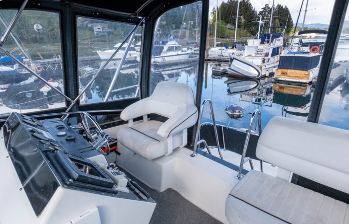 1991 Carver 2808 Aft Cabin Photo 4 sur 27