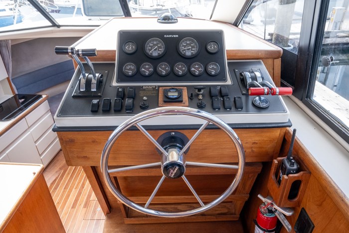 1991 Carver 2808 Aft Cabin Photo 13 sur 27