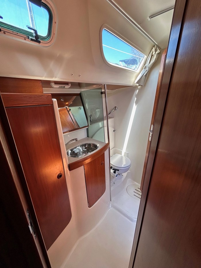 2004 Jeanneau Sun Odyssey Photo 14 sur 28