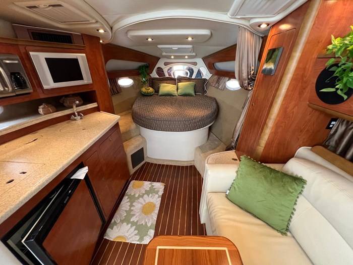 2007 Rinker 350 Express Cruiser Photo 14 sur 31