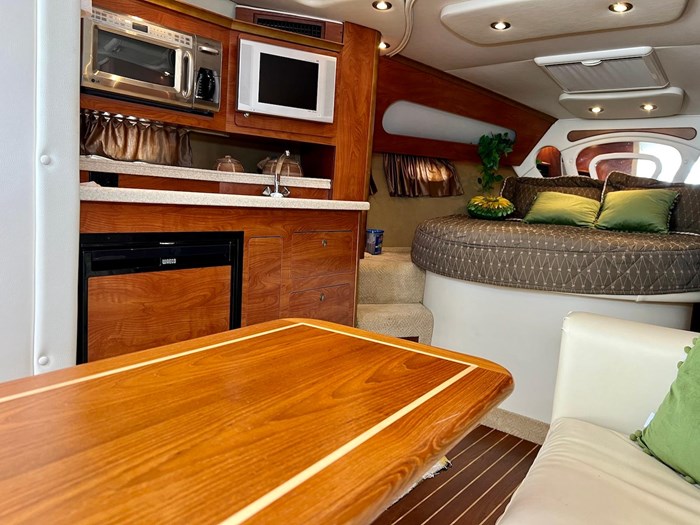 2007 Rinker 350 Express Cruiser Photo 27 sur 31