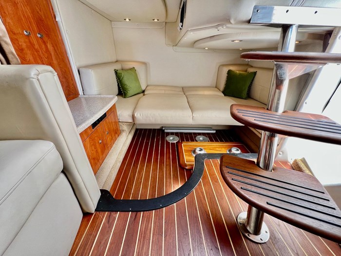 2007 Rinker 350 Express Cruiser Photo 29 sur 31