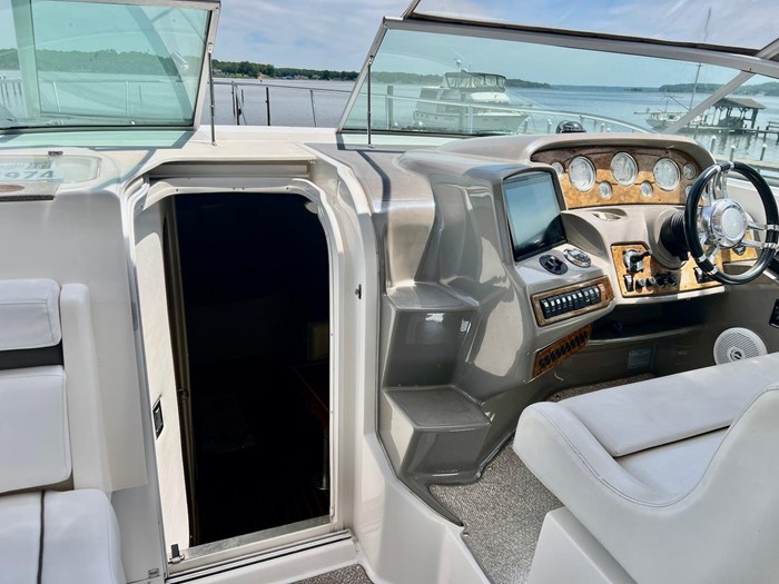 2007 Rinker 350 Express Cruiser Photo 6 sur 31