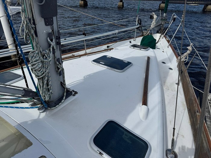 2002 Beneteau 42 Center Cockpit Photo 15 sur 66