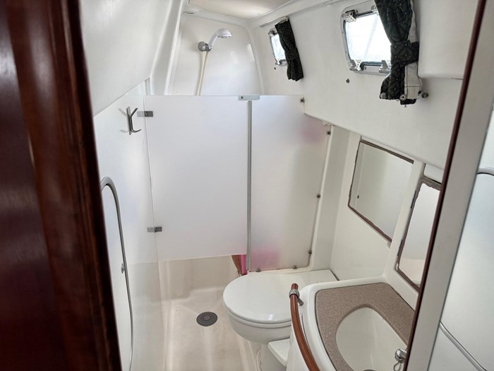 2002 Beneteau 42 Center Cockpit Photo 51 sur 66
