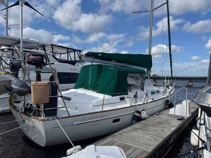 2002 Beneteau 42 Center Cockpit Photo 5 sur 66