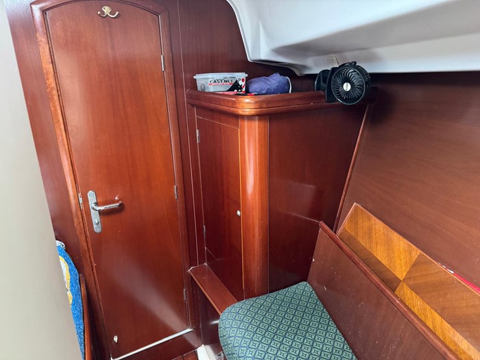 2002 Beneteau 42 Center Cockpit Photo 21 sur 66