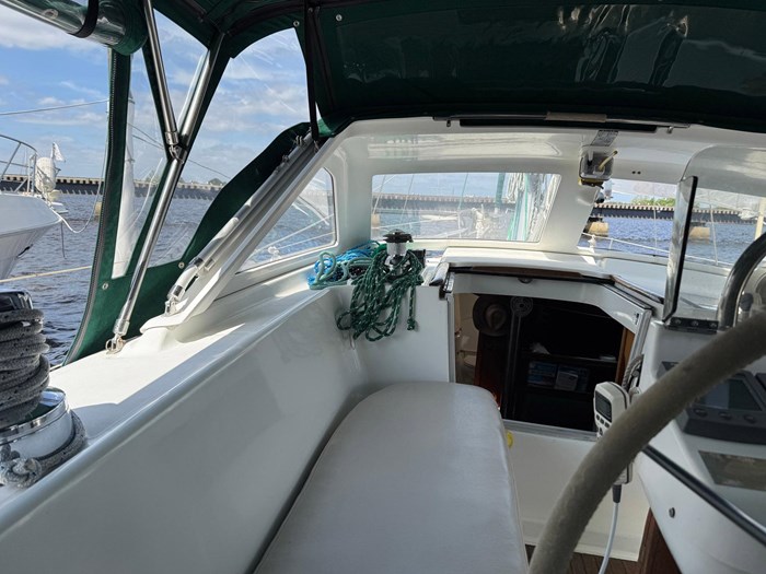 2002 Beneteau 42 Center Cockpit Photo 58 sur 66