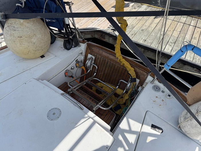2002 Beneteau 42 Center Cockpit Photo 62 sur 66