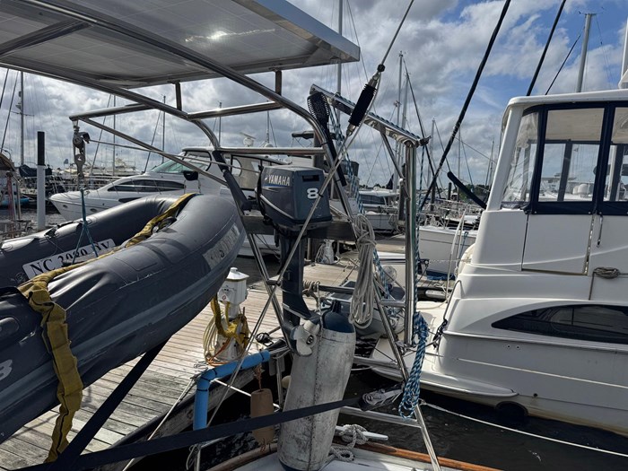 2002 Beneteau 42 Center Cockpit Photo 11 sur 66