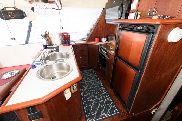 1992 Bayliner 4588 Motoryacht Photo 7 sur 15