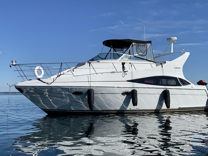 2004 Carver 360 Mariner Photo 7 sur 36