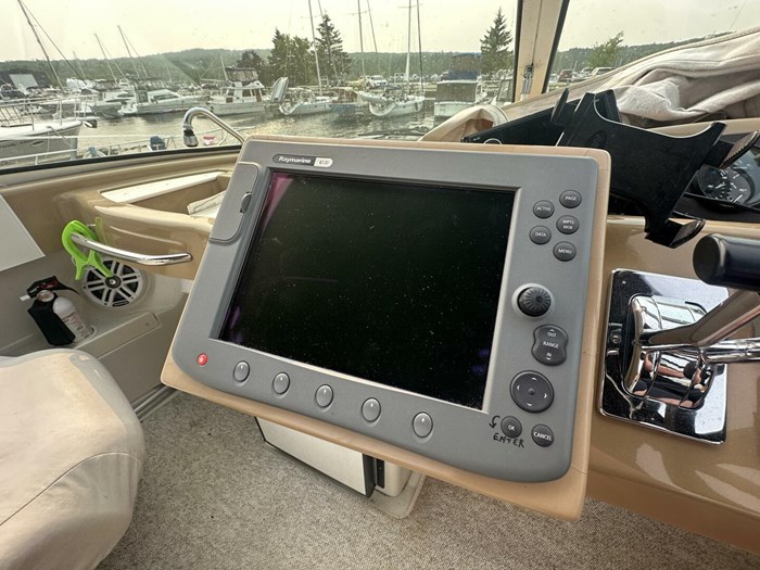 2004 Carver 360 Mariner Photo 23 sur 36
