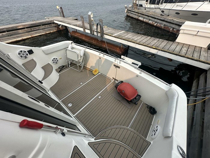 2004 Carver 360 Mariner Photo 11 sur 36