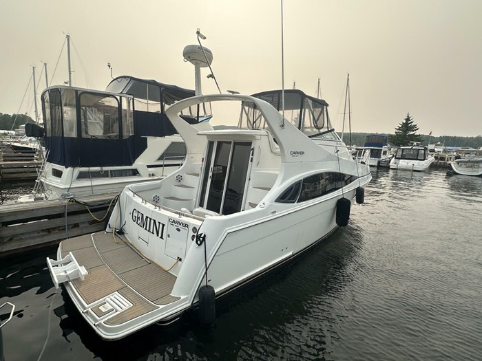 2004 Carver 360 Mariner Photo 4 sur 36