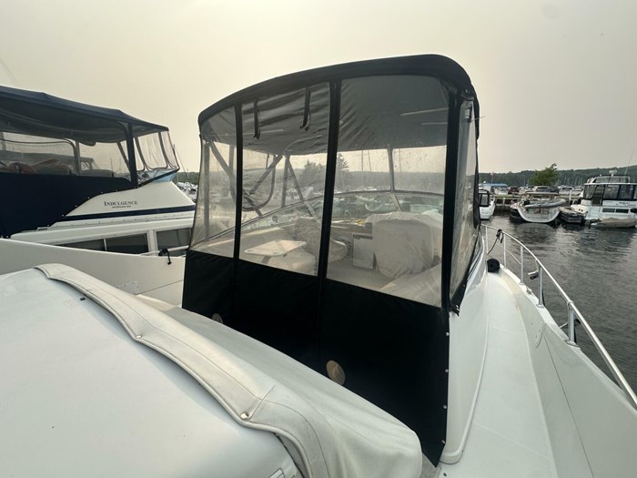 2004 Carver 360 Mariner Photo 14 sur 36