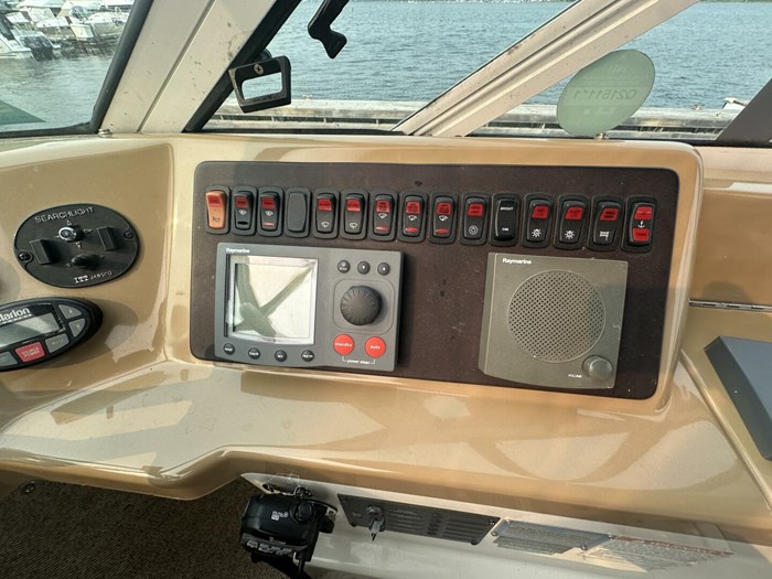 2004 Carver 360 Mariner Photo 21 sur 36