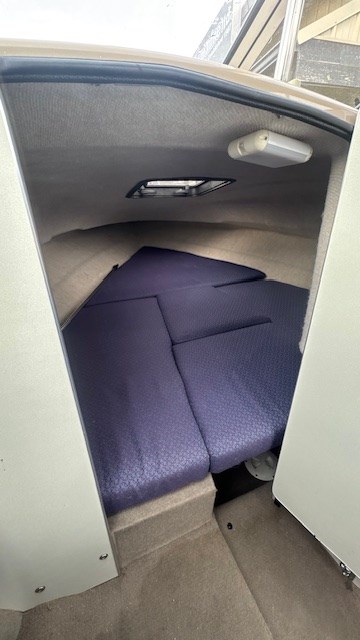 2003 BAYLINER 192 CUDDY Photo 8 sur 11