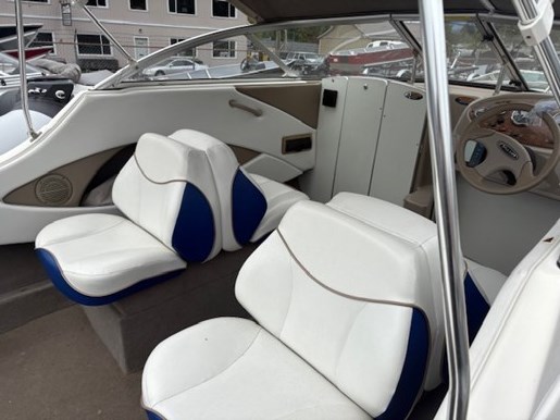 2003 BAYLINER 192 CUDDY Photo 3 sur 11