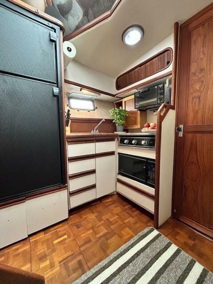 1989 Carver 3227 Convertible Photo 13 sur 31