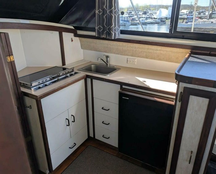 1984 Carver 28 Mariner Photo 15 sur 33