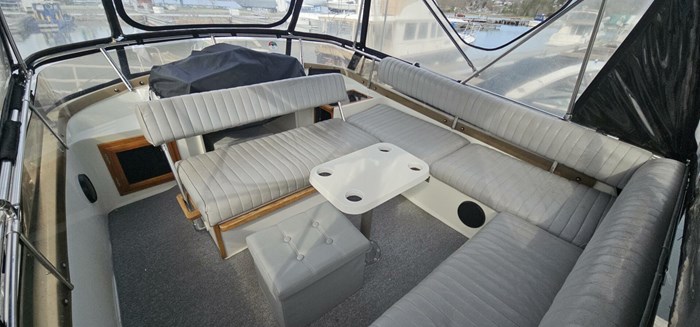 1984 Carver 28 Mariner Photo 10 sur 33