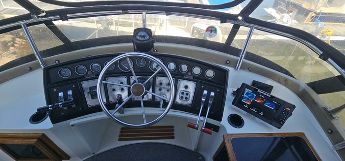 1984 Carver 28 Mariner Photo 7 sur 33