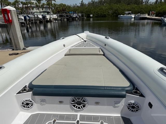 2021 Airship 340 RIB Photo 13 sur 22
