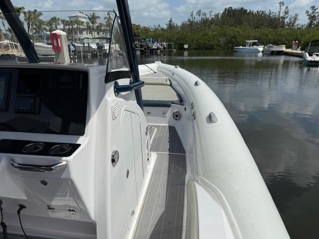 2021 Airship 340 RIB Photo 12 sur 22