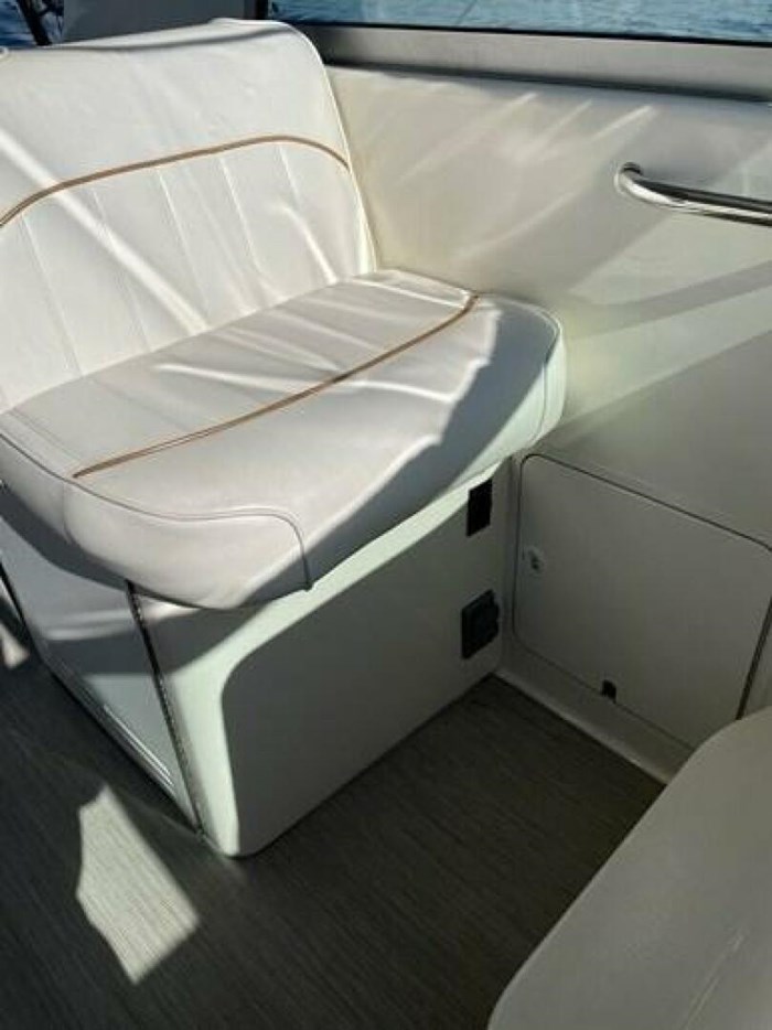 1997 Sea Ray 330 Sundancer Photo 11 sur 45