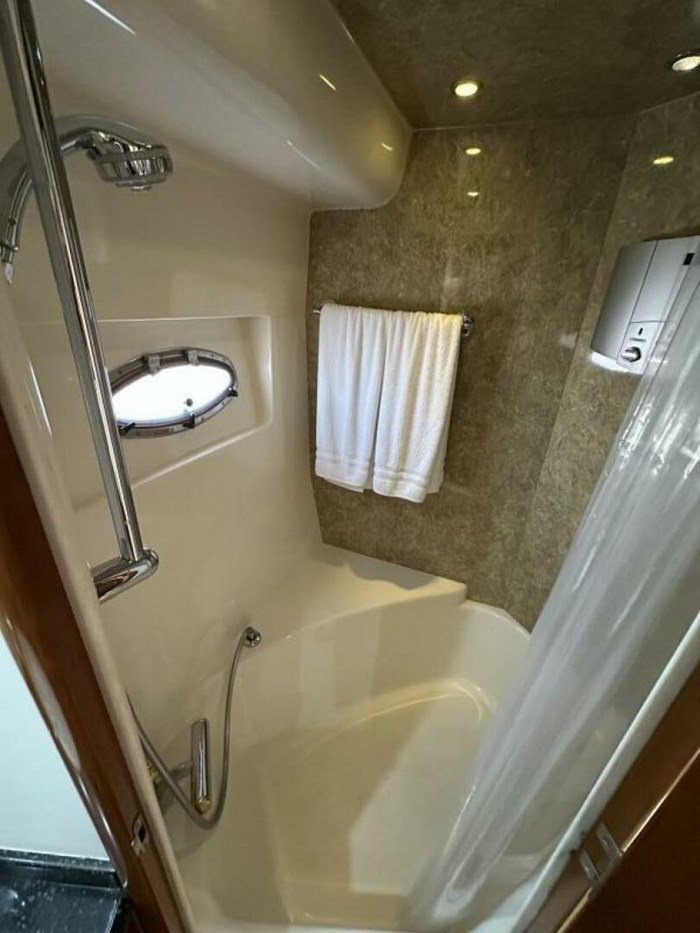 2001 Carver 570 Voyager Pilothouse Photo 25 sur 114