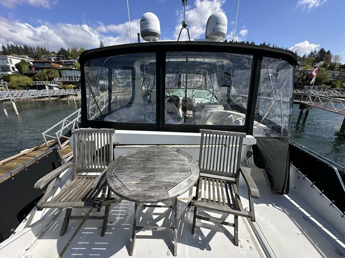 2001 Carver 570 Voyager Pilothouse Photo 46 sur 114