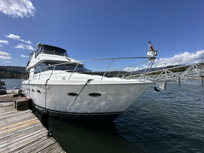2001 Carver 570 Voyager Pilothouse Photo 4 sur 114